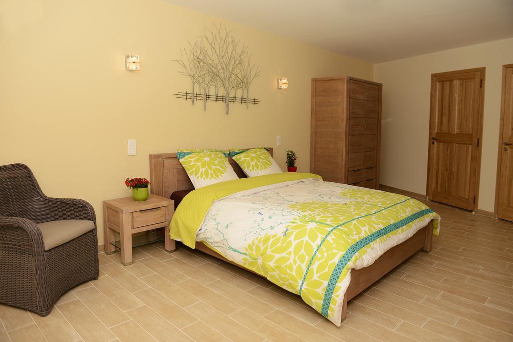 Mas De Carabelle Bed & Breakfast La Roque-Alric Phòng bức ảnh
