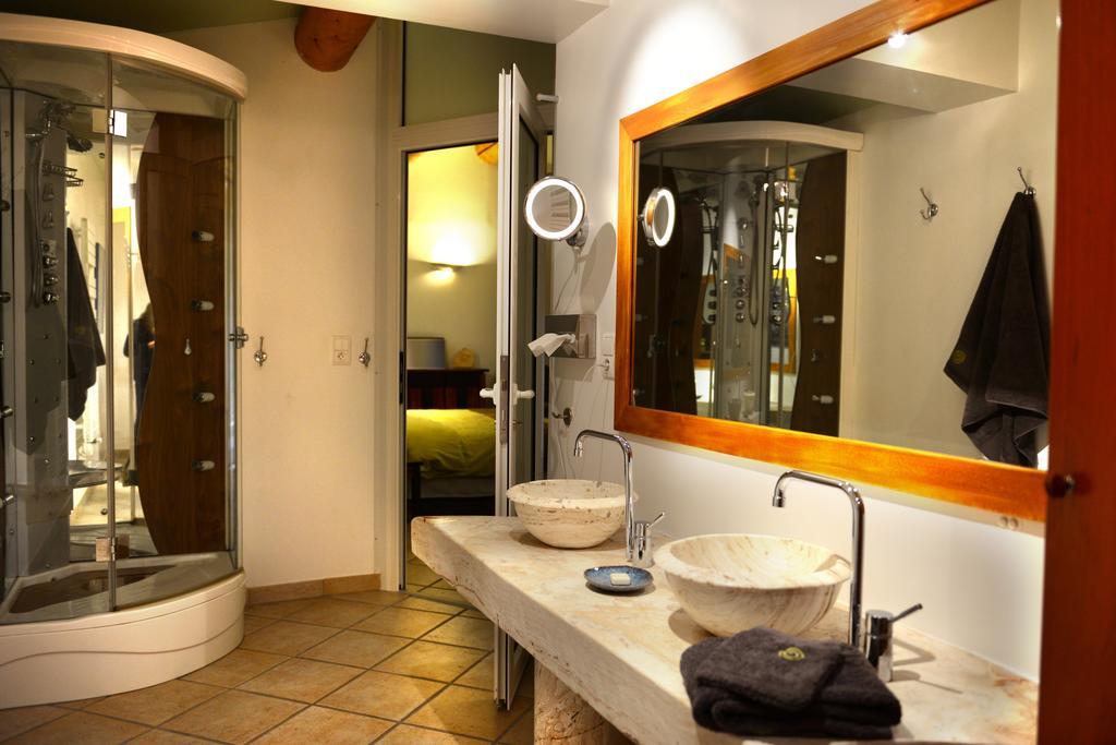 Mas De Carabelle Bed & Breakfast La Roque-Alric Phòng bức ảnh