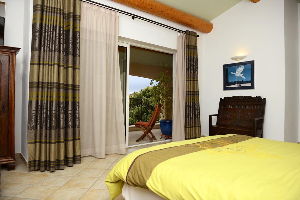 Mas De Carabelle Bed & Breakfast La Roque-Alric Phòng bức ảnh