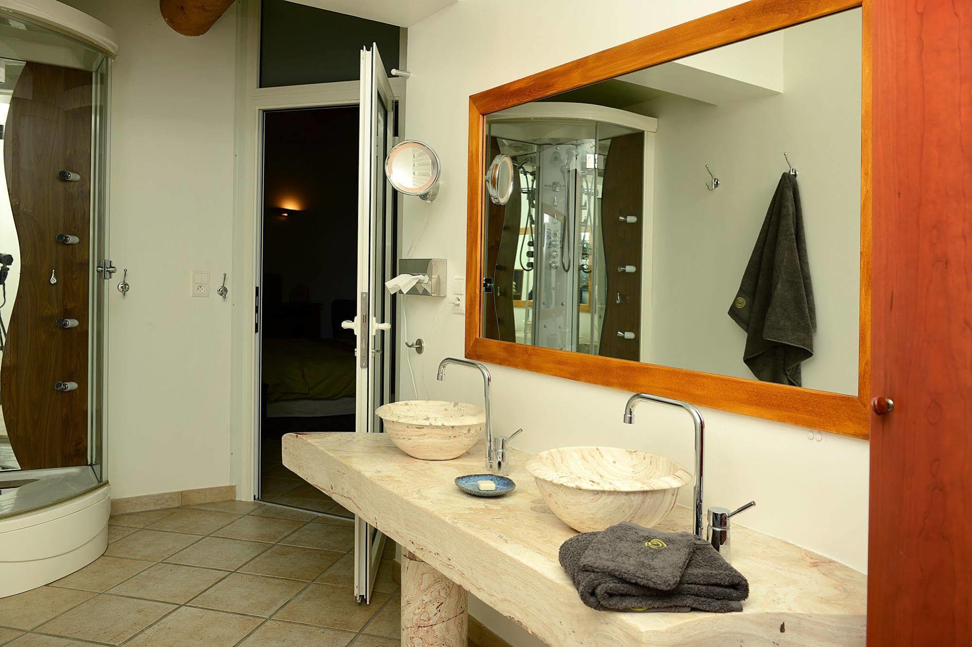 Mas De Carabelle Bed & Breakfast La Roque-Alric Ngoại thất bức ảnh