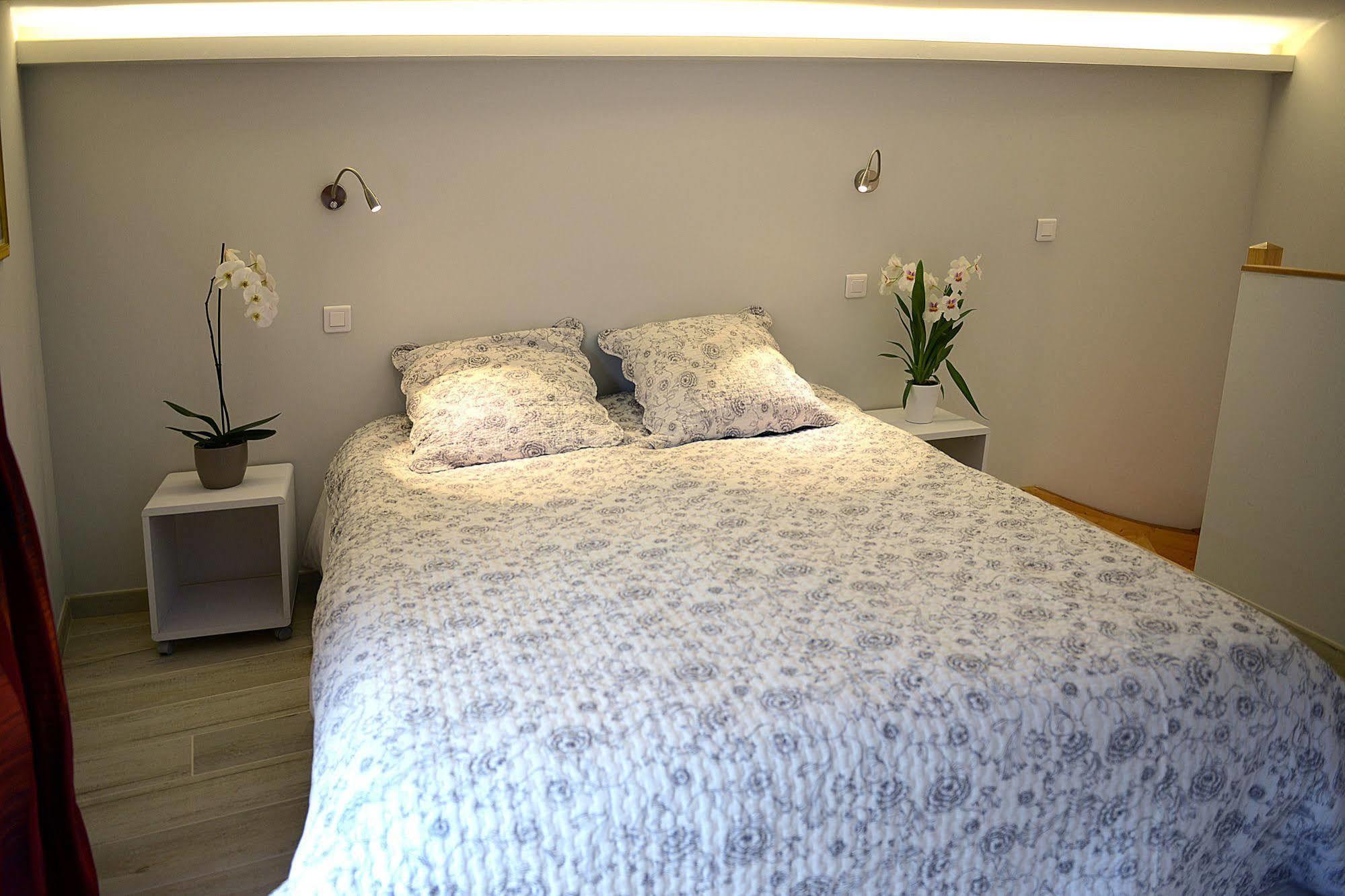 Mas De Carabelle Bed & Breakfast La Roque-Alric Ngoại thất bức ảnh